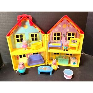 Peppa Pig’s House Set #2 foldable house furniture 4 figures car